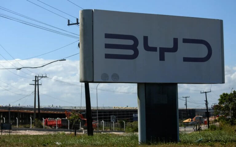 Autoridades denuncian abusos laborales en fábrica de BYD en Brasil