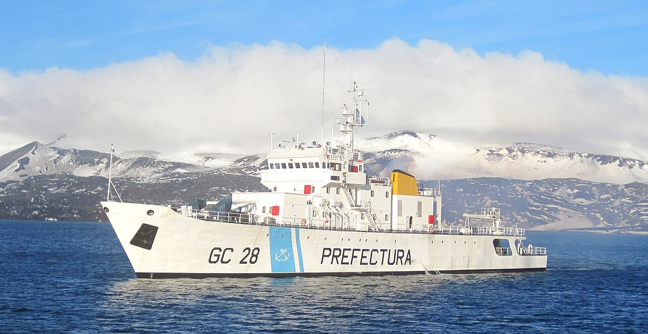 Pesca ilegal china con flotas encubiertas en el Mar Argentino