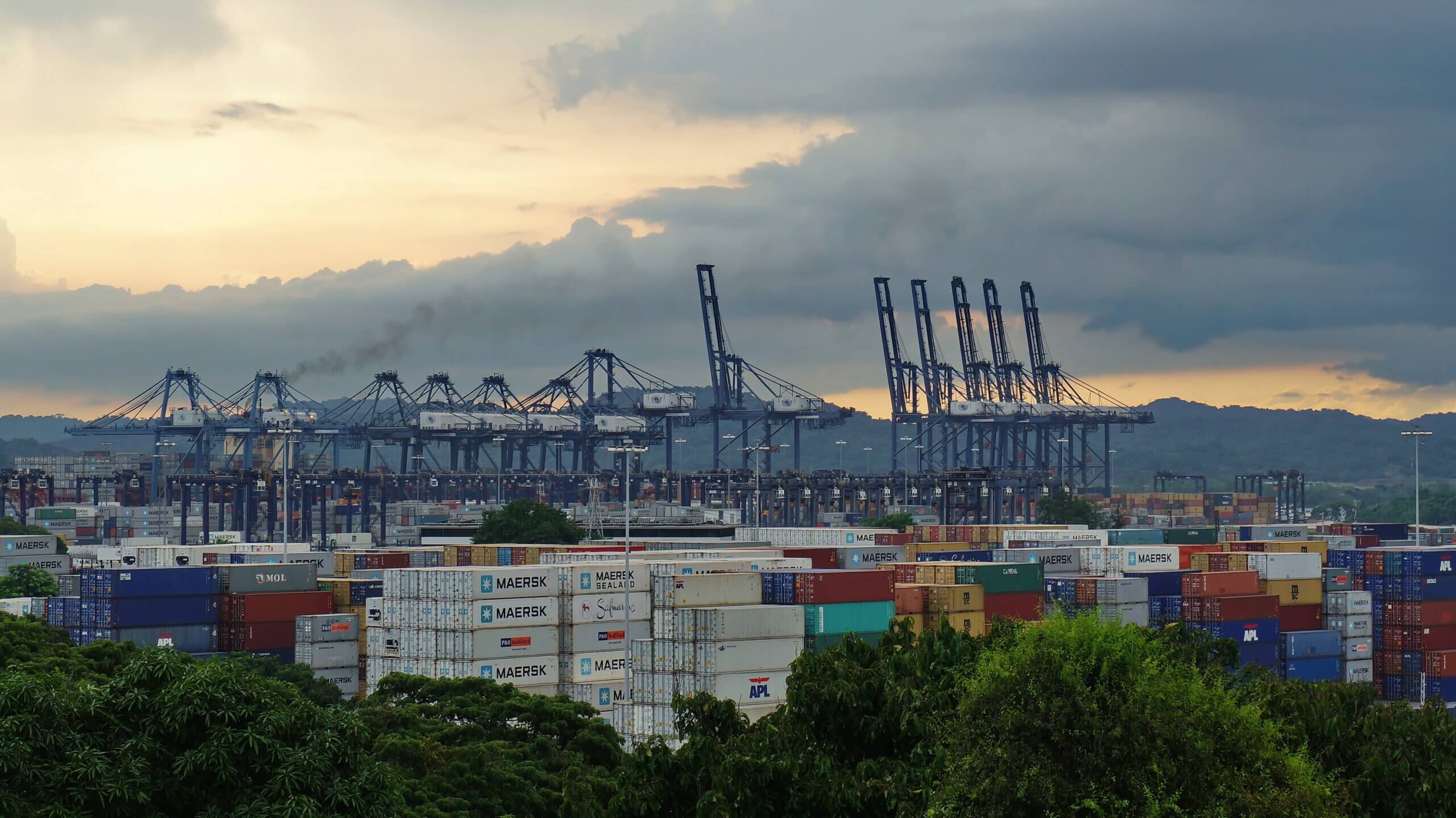 Panamá tramita la segunda demanda contra empresa China por el control del canal