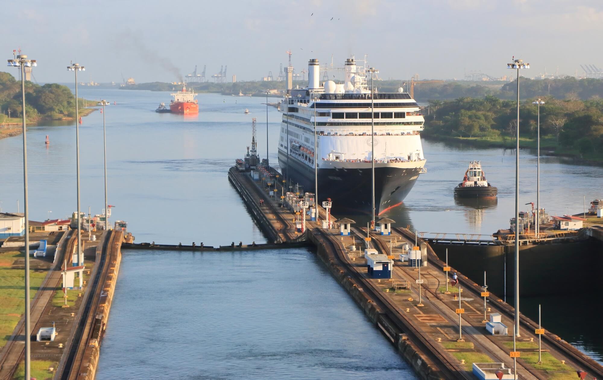 Empresa estadounidense compró alto porcentaje de participación en puertos del canal de Panamá