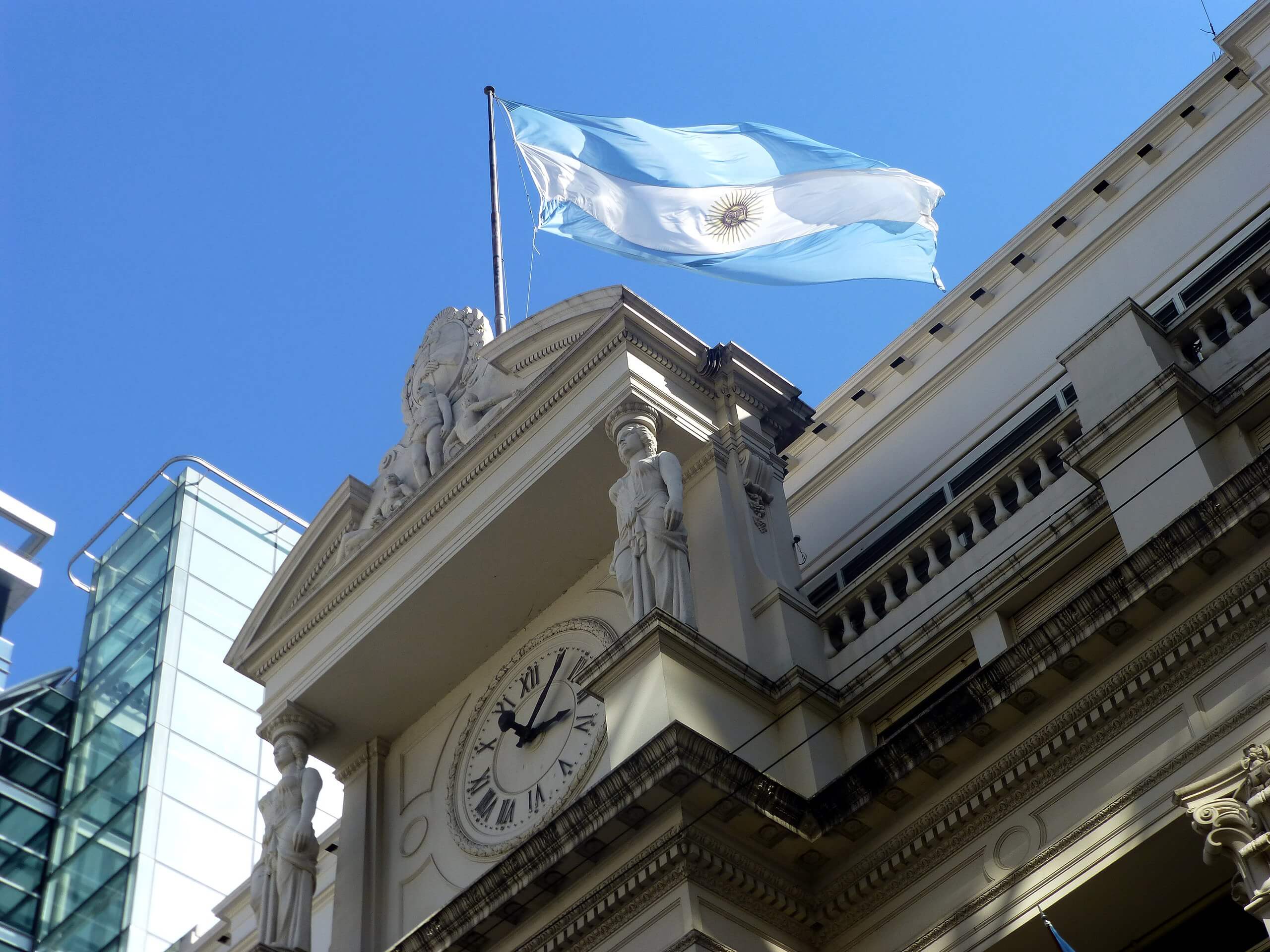 Argentina prolonga a un año el pago del swap monetario con la República Popular China