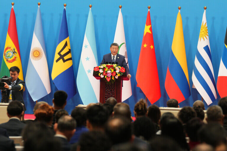 China se comprometió a conceder una línea de crédito a América Latina y el Caribe