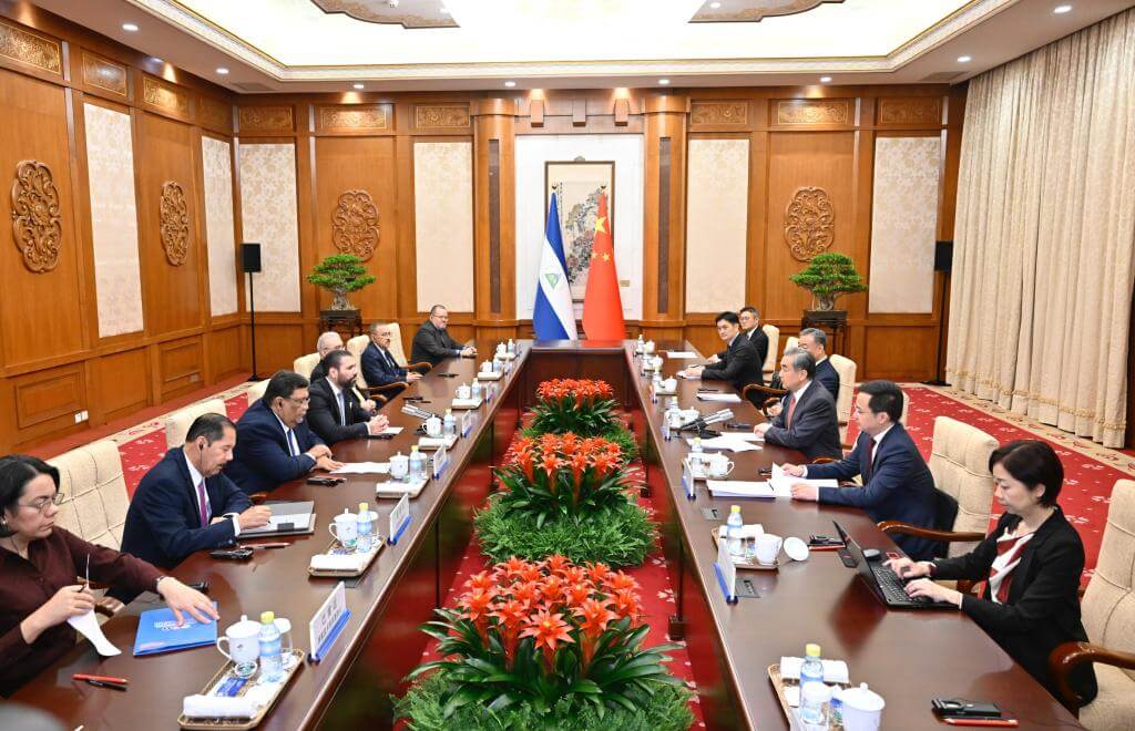 Nicaragua y China firman contrato para provisión de equipamiento militar