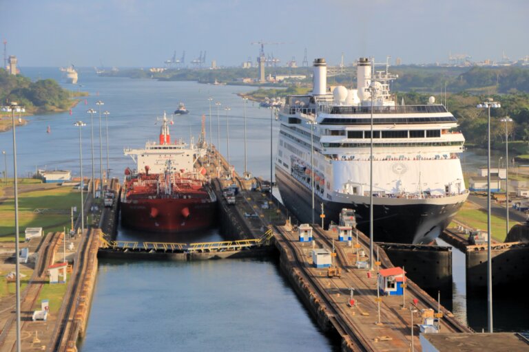 CK Hutchison reafirma la legalidad de la venta de sus puertos en el Canal de Panamá ante cuestionamientos chinos