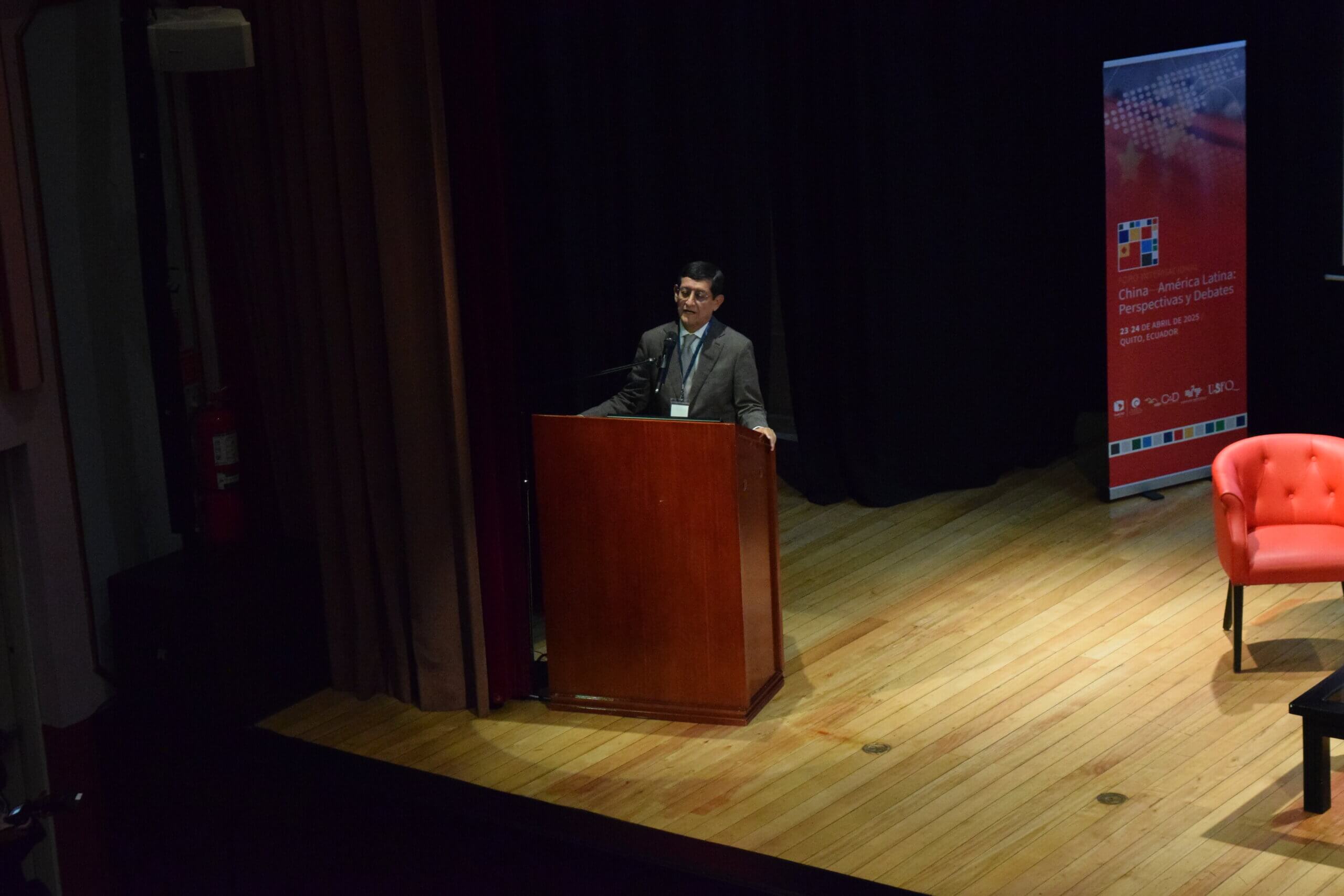 Conferencia Magistral | Carlos Aquino