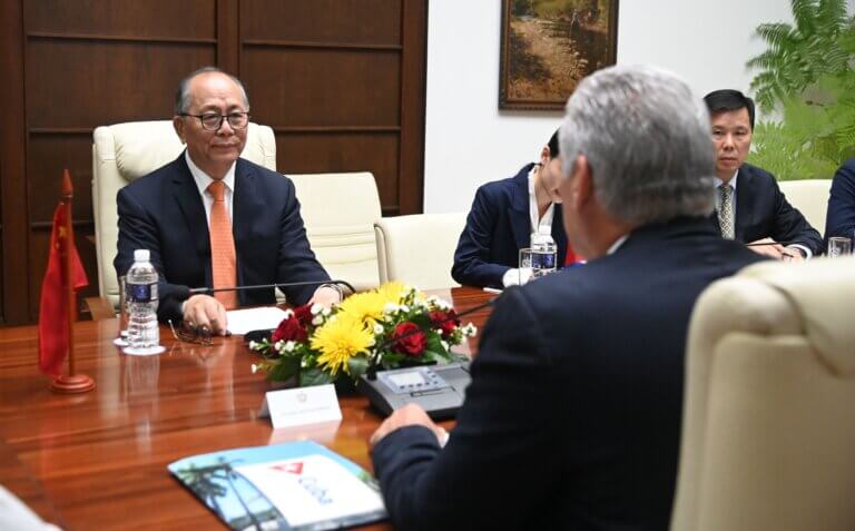 Cuba y China sostuvieron encuentro bilateral sobre biotecnología y desarrollo de infraestructura