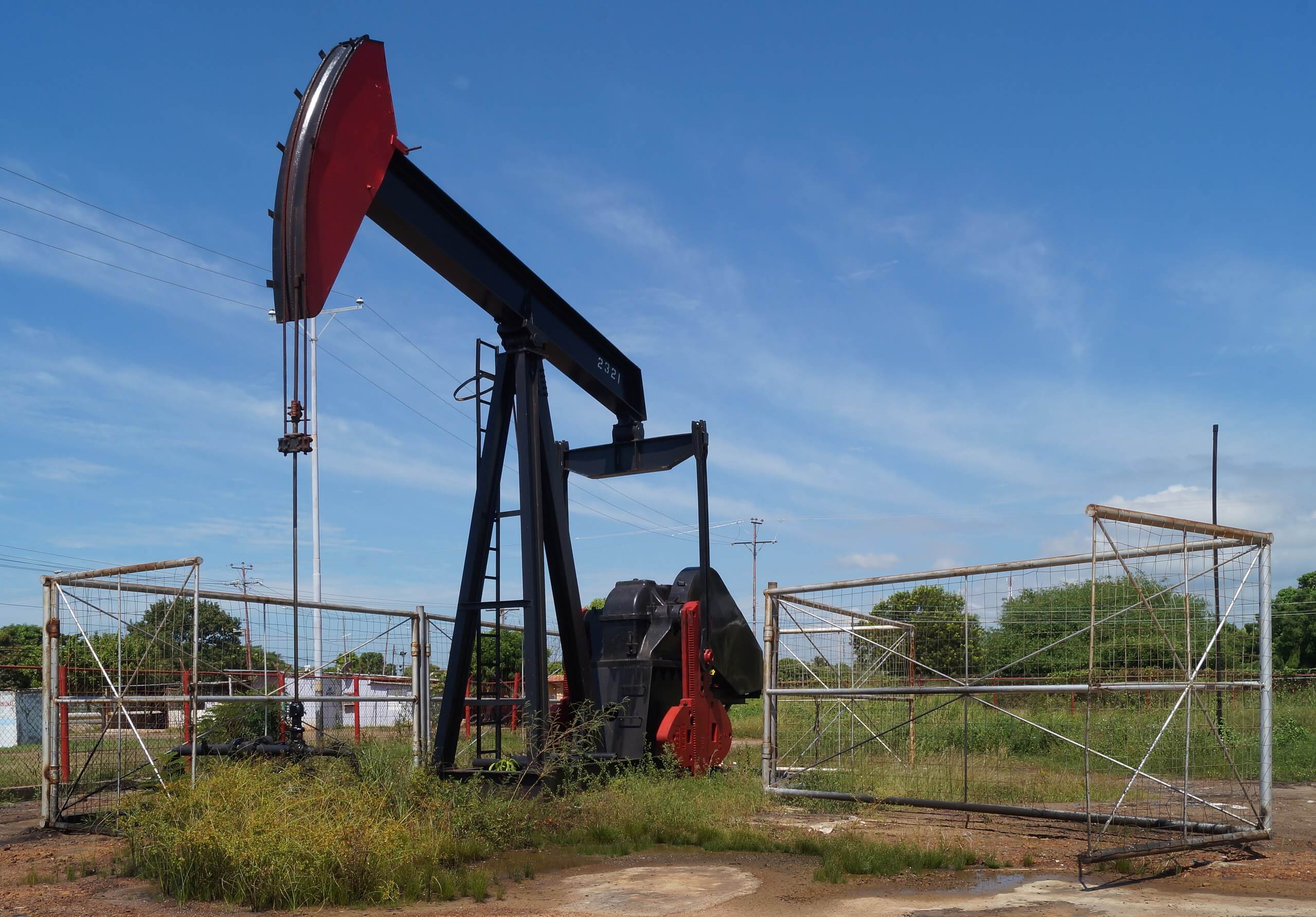 Private Chinese company begins oil production in Venezuela under rare contract