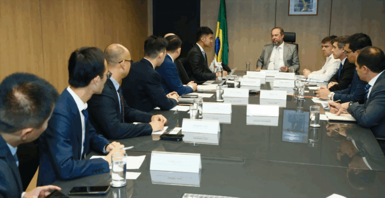 Brasil negocia con CATL para impulsar producción nacional de baterías y movilidad eléctrica