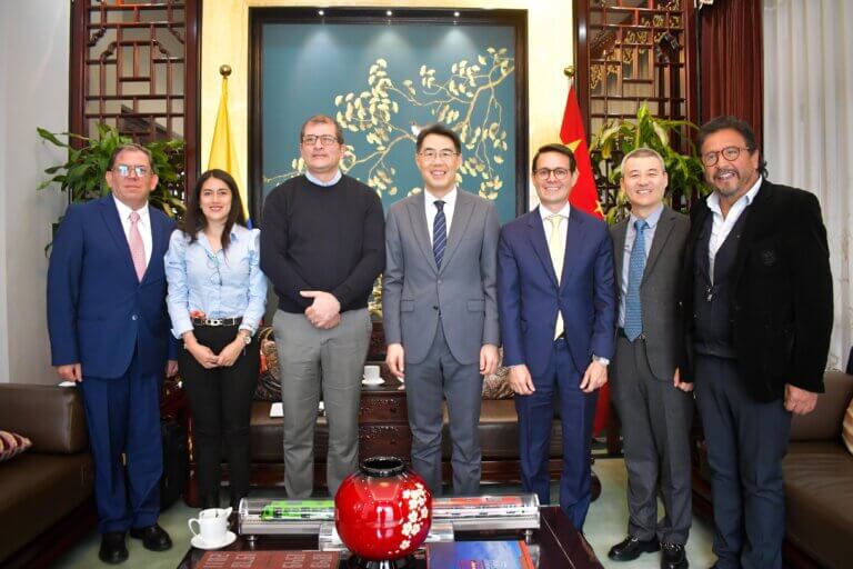 Colombia y China acuerdan cooperación ferroviaria en proyectos de infraestructura