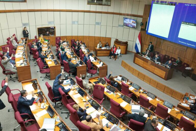 Senado de Paraguay exige a Cancillería explicar relación con China